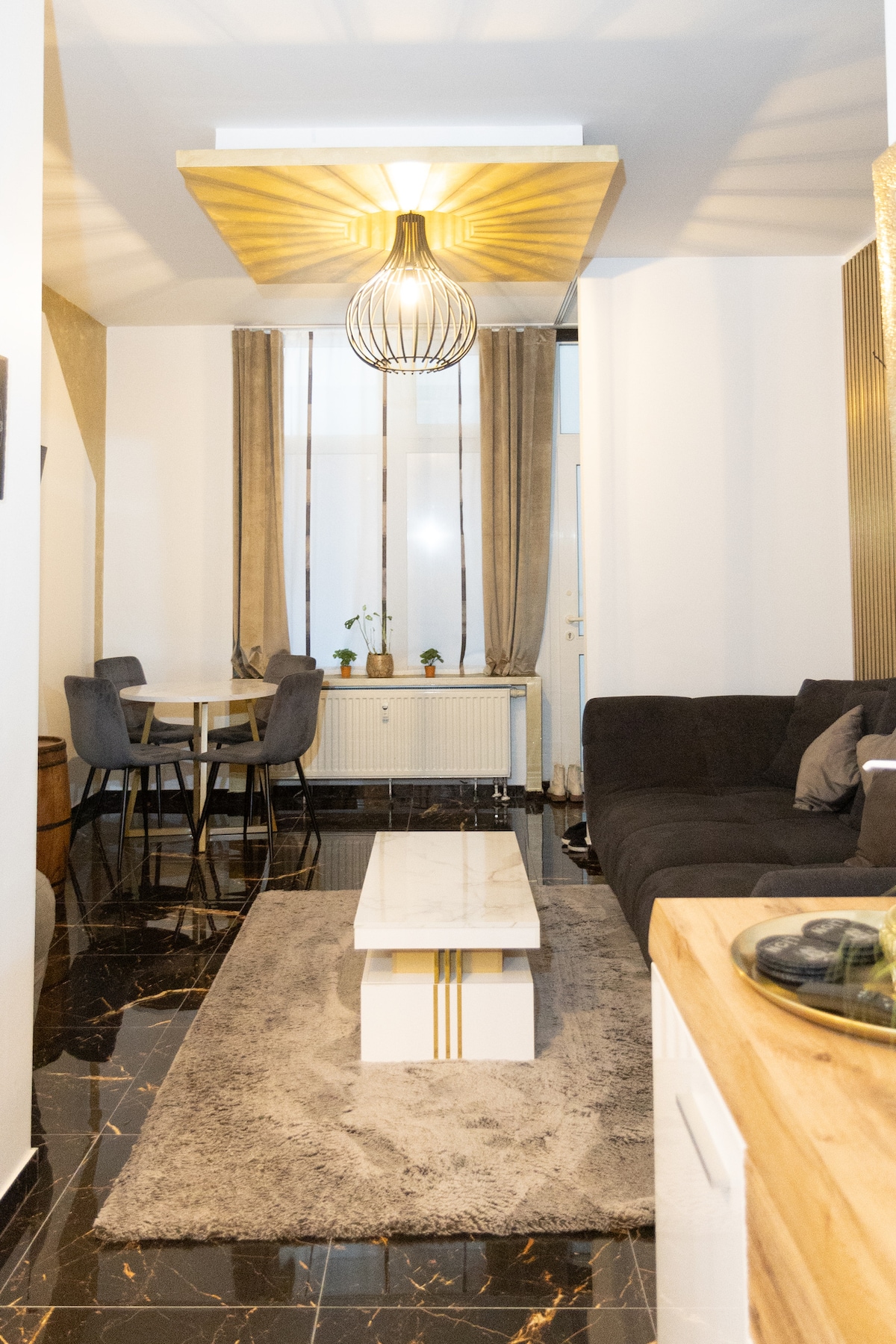 Lion Apartment 2 – Wohnzimmer